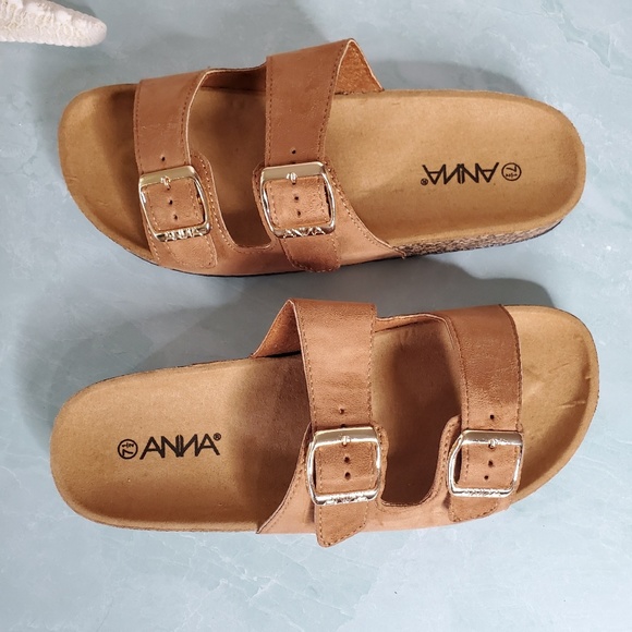 NEW Croc Embossed Buckle Sandal - Picture 3 of 5